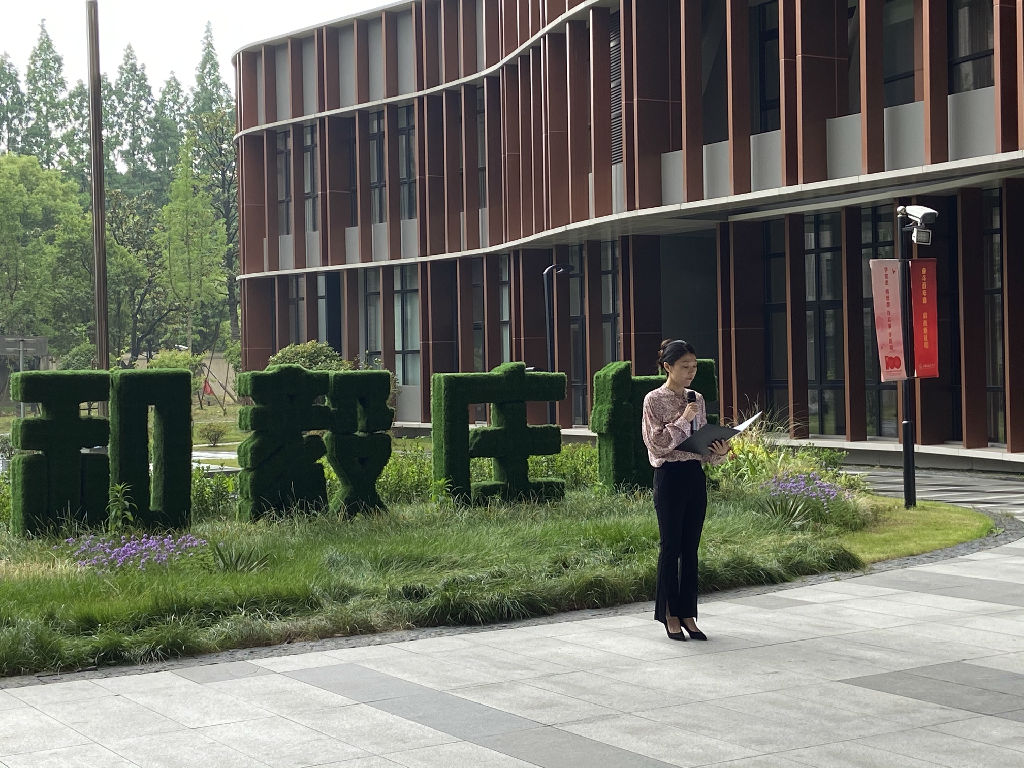 管风琴专业教师张琦发表讲话