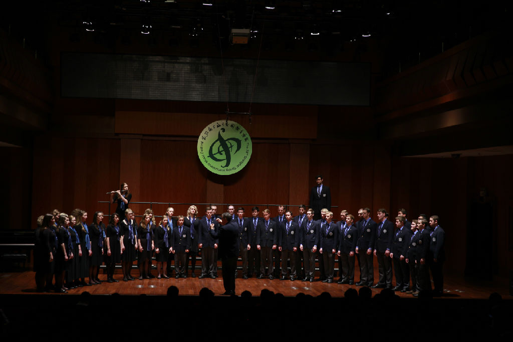 杨百翰大学合唱团演唱中国歌曲《茉莉花》.JPG