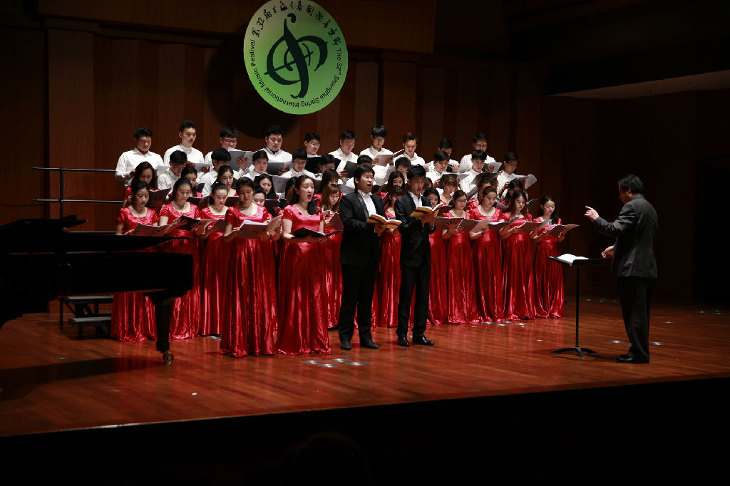 声乐歌剧系合唱团演唱贝多芬第九交响曲第四乐章—欢乐颂(指挥:张锐)—.JPG